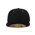 Topi snapback bordir metalik emas desain khusus